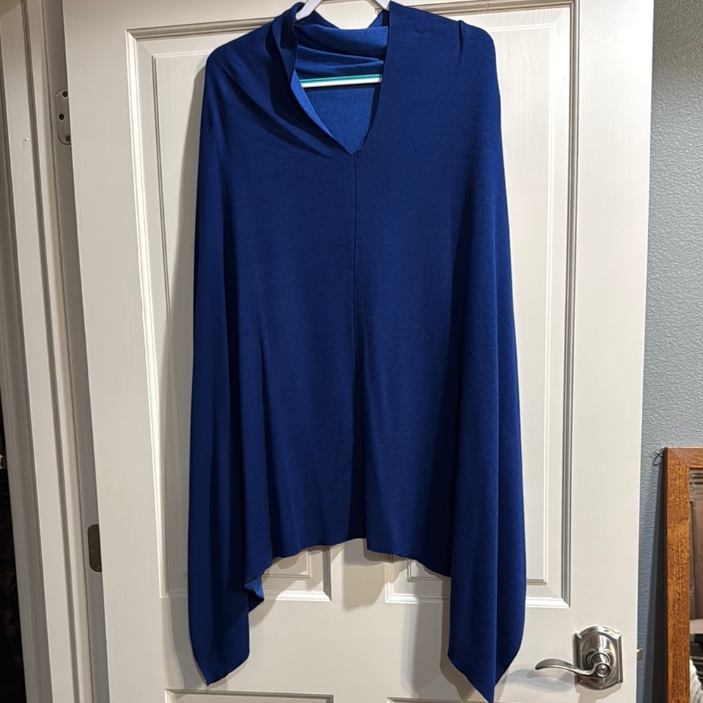 Elegant Blue Women's Cape